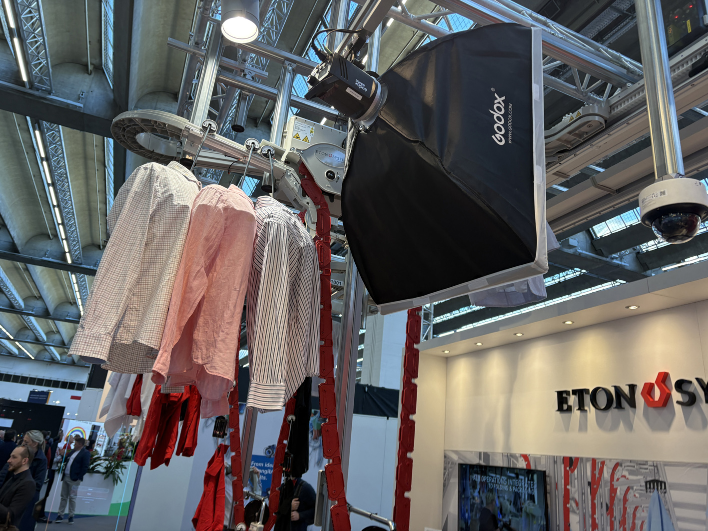 The aUPS in action at the Frankfurt show.